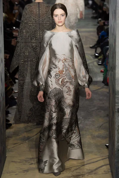 Look 44